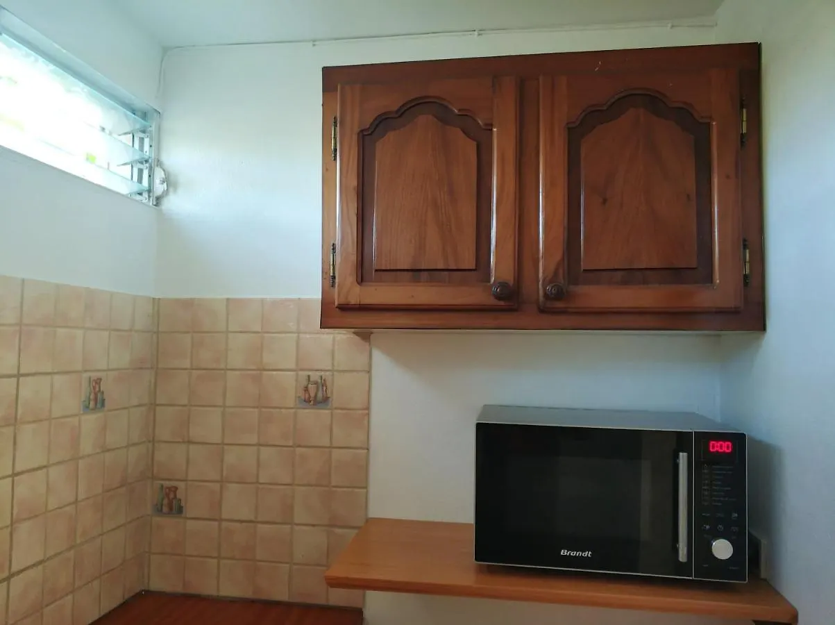 Appartement Confortable Au Coeur Du Lamentin Avec Jardin Privatif 르 라망탱 아파트