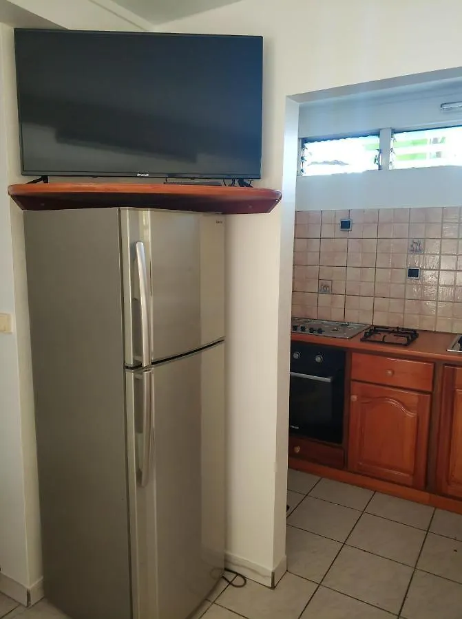 Appartement Confortable Au Coeur Du Lamentin Avec Jardin Privatif لو لامينتين